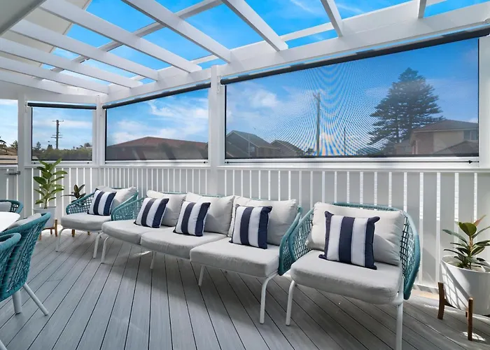 Entire Residential Home - Lake Illawarra And Beachside Home Sleeps 12