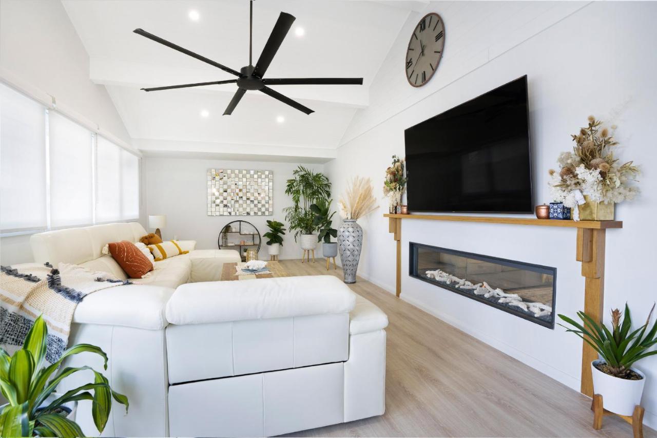 Holiday home Entire Residential - Illawarra And Beachside Sleeps 12 *